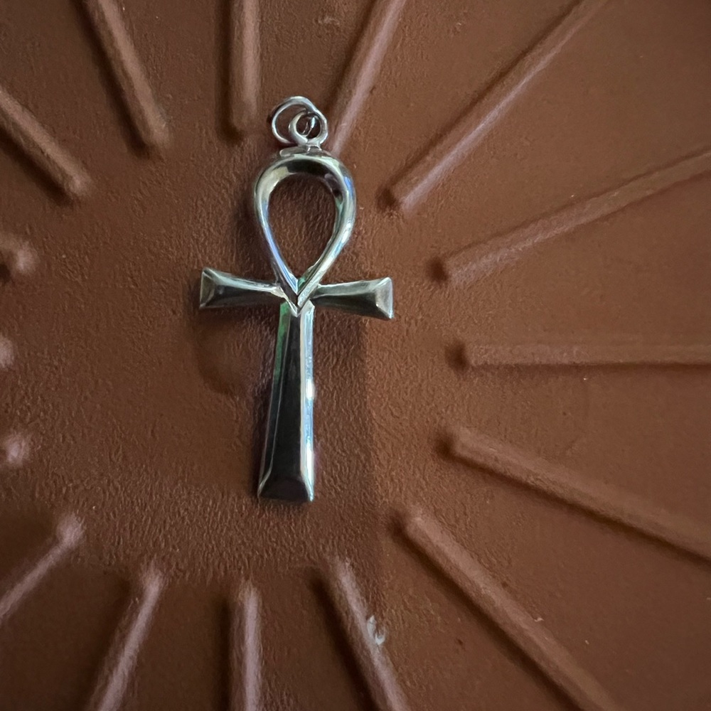 Silver cross pendant